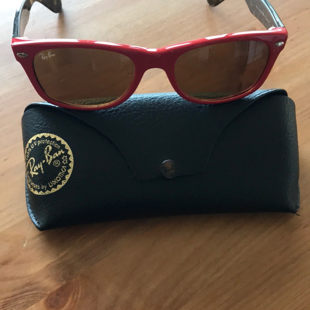Wayfarer Ray Ban Sunglasses 😎